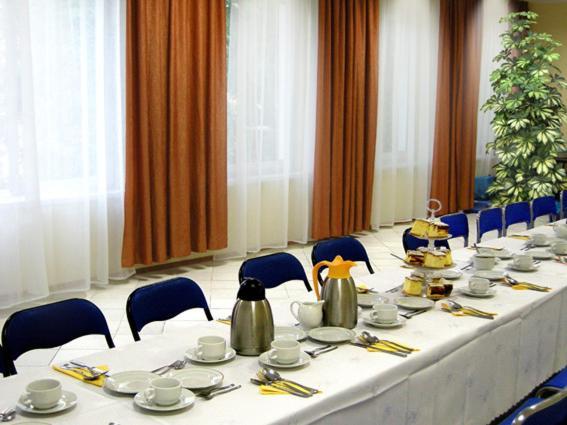 Ami Hotel 2*